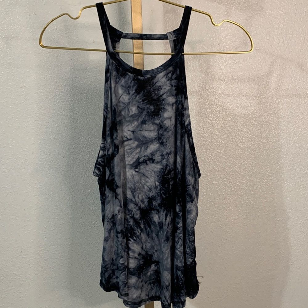 THIS & MORE- Chic Black and Gray Tie-Dye Tank- Small